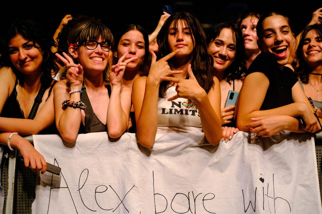 Σύγκριση 1ης και 2ης ημέρας των Arctic Monkeys στο Release Athens (φωτορεπορτάζ)