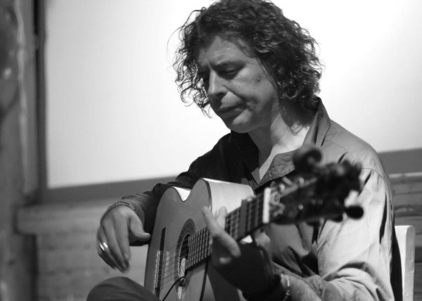 Ο Δημήτρης Κουκουλιτάκης στο Jazzét Café