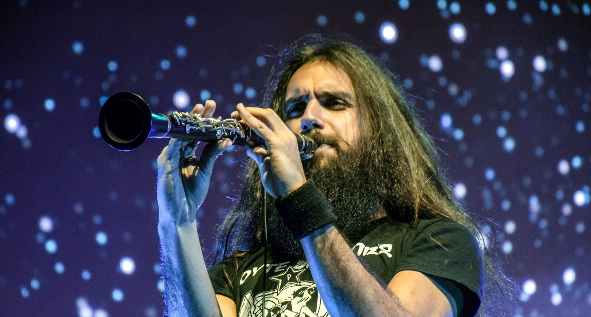 Ο Κωνσταντής Πιστιόλης στις οθόνες μας την παραμονή της Πρωτοχρονιάς