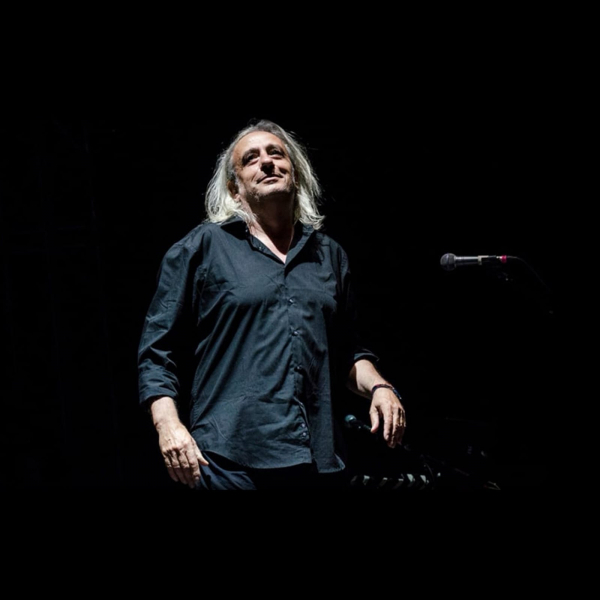 Γιάννης Αγγελάκας: «Ηλεκτρική καρέκλα στο Ηρώδειο»