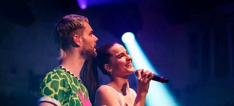 Οι Sofi Tukker στο πλάι των Pet Shop Boys