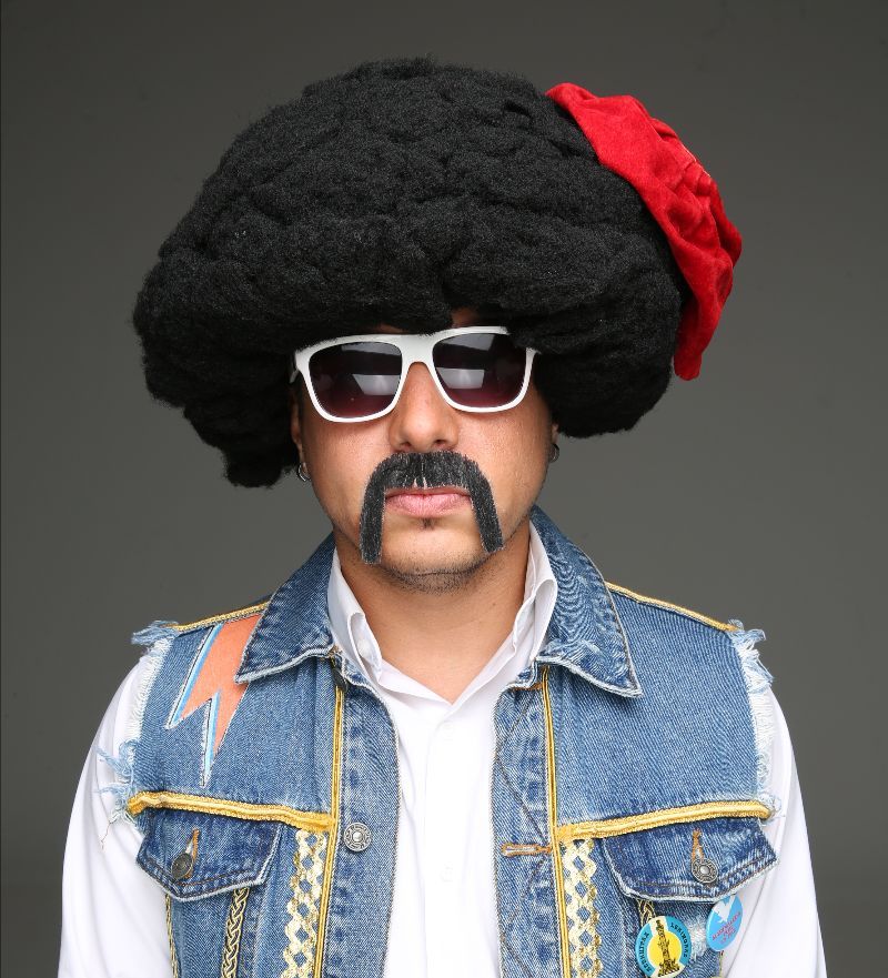 Ο Αποστόλης Μπαρμπαγιάννης στο θέατρο Άλσος