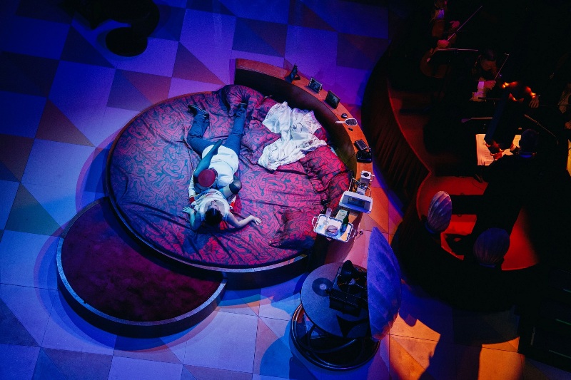 Οι πρώτες φωτογραφίες της αμαρτωλής όπερας, της Blowjob aria...