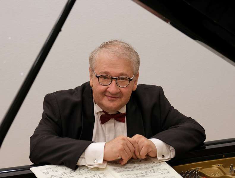 Ρεσιτάλ πιάνου με τον Ευάγγελο Σαραφιανό στο Φιλολογικό Σύλλογο Παρνασσός