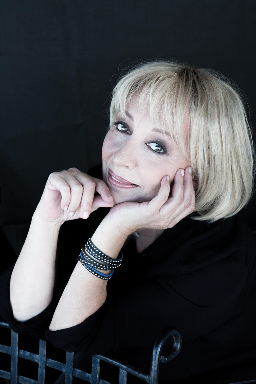 Η Αλέκα Κανελλίδου στο Κηποθέατρο Παπάγου