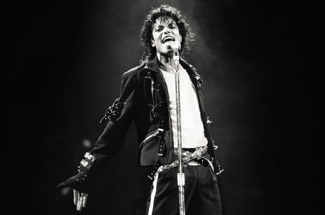 O Easy 97.2 βγάζει από την playlist του τον Michael Jackson