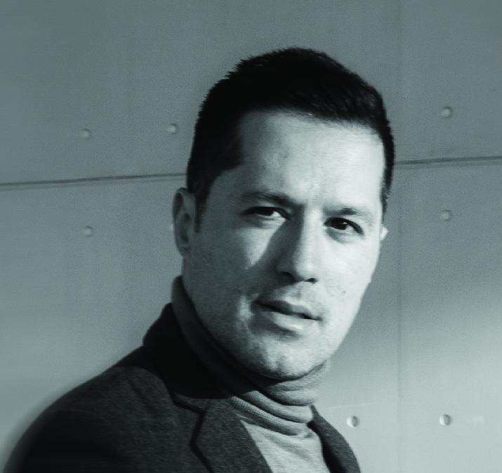 Ο Αδάμ Τσαρούχης στο Faust