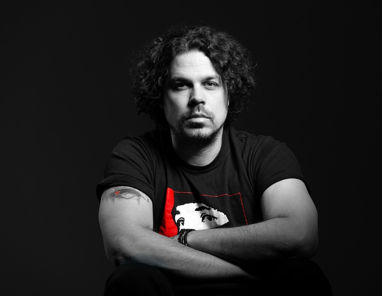 Ο Παντελής Κυραμαργιός στη μουσική σκηνή «Μακάρι»