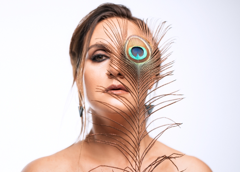 Η Αναστασία Έδεν διασκευάζει το «Άνθρωποι Μονάχοι»