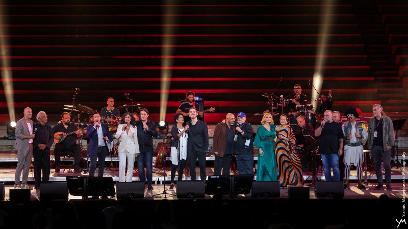 106.000 ευρώ συγκεντρώθηκαν από τη συναυλία «Μένουμε Όρθιοι»