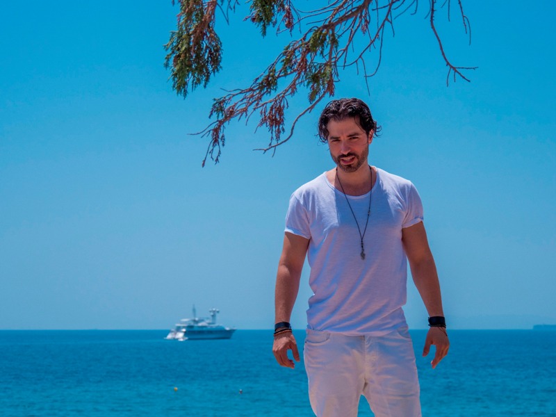 Ο Άγγελος Ανδριανός στην Galerie Δημιουργών