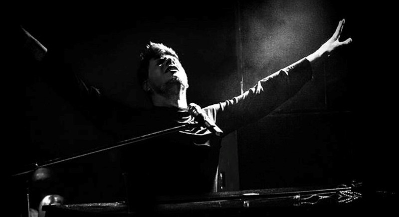 Έχετε σίγουρα τραγουδήσει κάποιες από τις επιτυχίες του