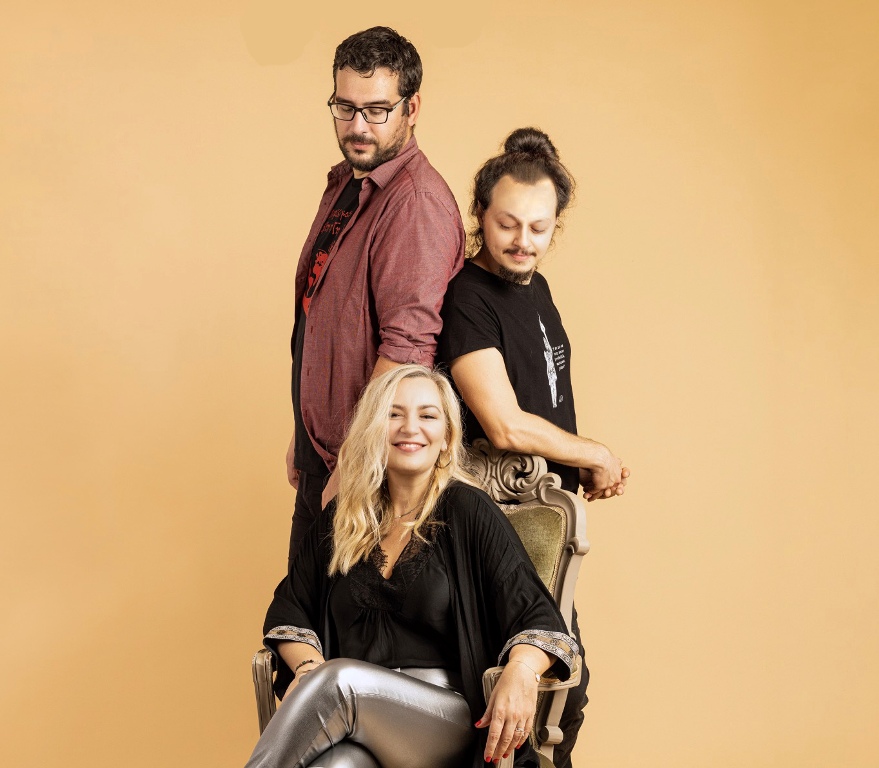 H Ρίτα Αντωνοπούλου και οι Ρεβάνς στη Σφίγγα