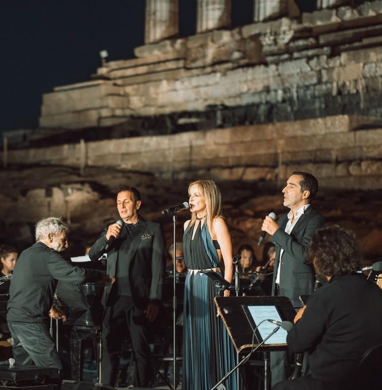 Συναυλία του Σταύρου Ξαρχάκου στο Ναό της Αφαίας στην Αίγινα