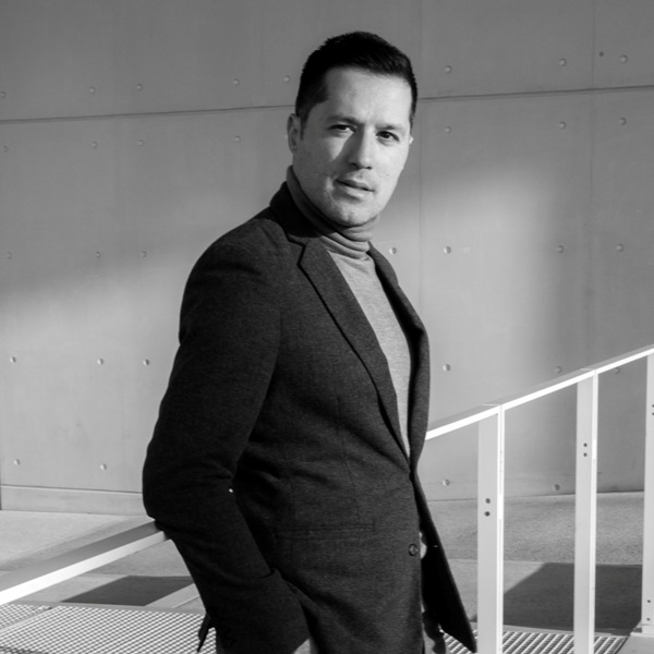 Ο Αδάμ Τσαρούχης στη Σφίγγα