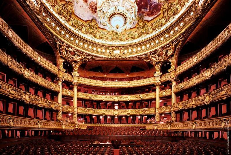 Η Opéra de Paris σπίτι μας