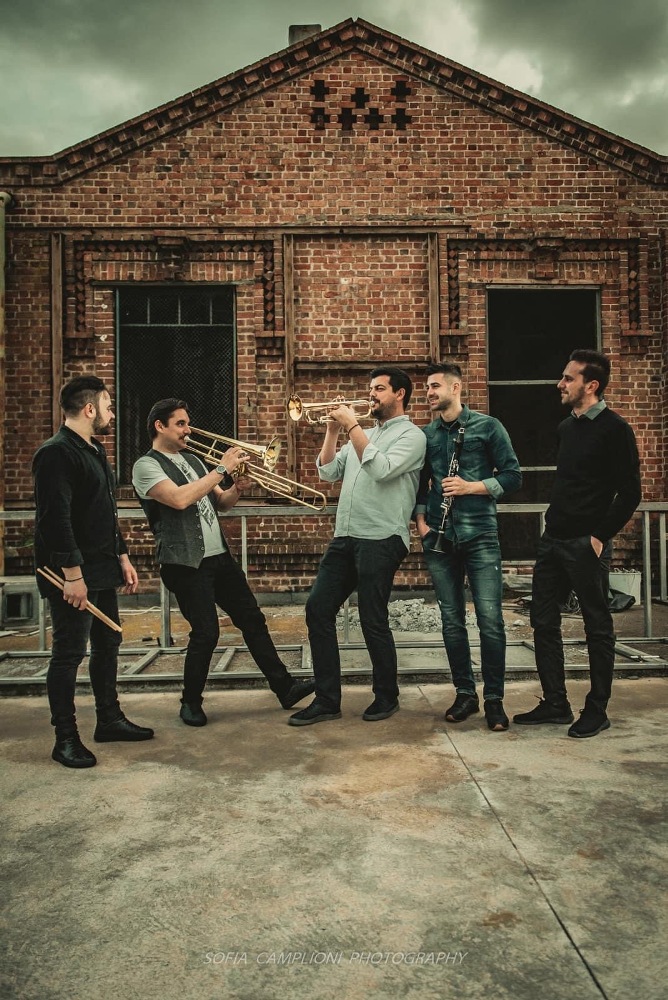 Τα «Χάλκινα Ηχοχρώματα» στο Σταυρό του Νότου Club