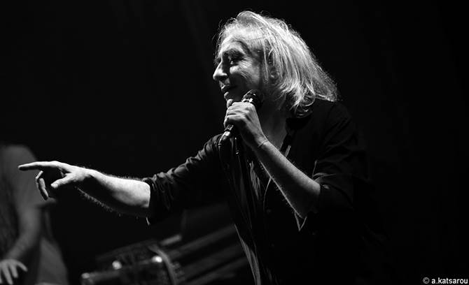 Ο Γιάννης Αγγελάκας στο Θέατρο Λυκαβηττού