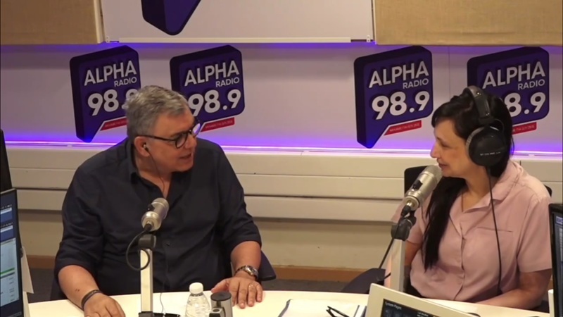 Οριακά πρώτος ο Sfera 102.2, «βλέπει» την 4η θέση στους ενημερωτικούς ο Alpha 98.9