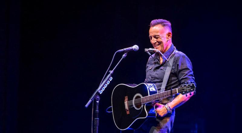 Ο Bruce Springsteen επαναπρογραμματίζει τις συναυλίες που αναβλήθηκαν