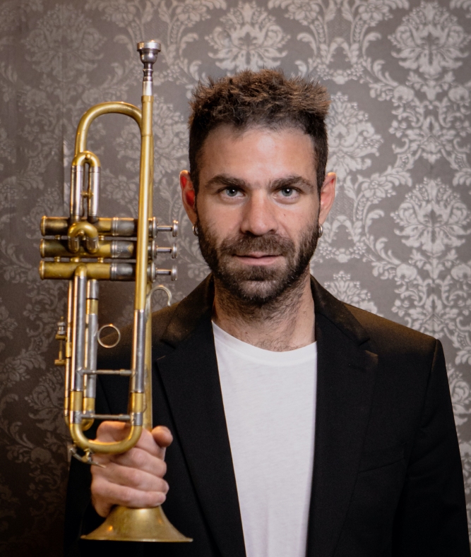 Ο τρομπετίστας και συνθέτης Στέλιος Χατζηκαλέας στο Φιλολογικό Σύλλογο «Παρνασσός»