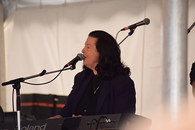 Η Linda Lewis, τραγουδίστρια των David Bowie, Rod Stewart και άλλων, πέθανε σε ηλικία 72 ετών