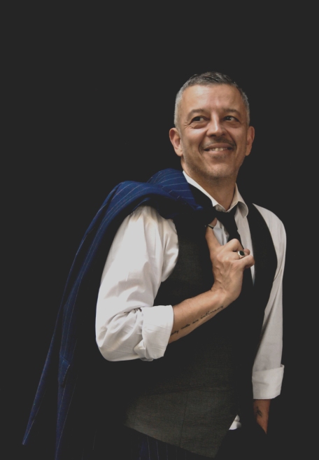 Ο Μάνος Αθανασιάδης στο Red Jasper Theater