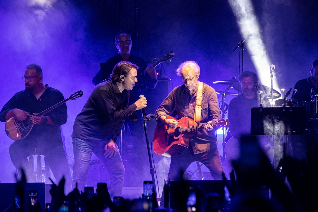 Ο Γιάννης Κότσιρας και ο Μίλτος Πασχαλίδης στο Θέατρο Βράχων