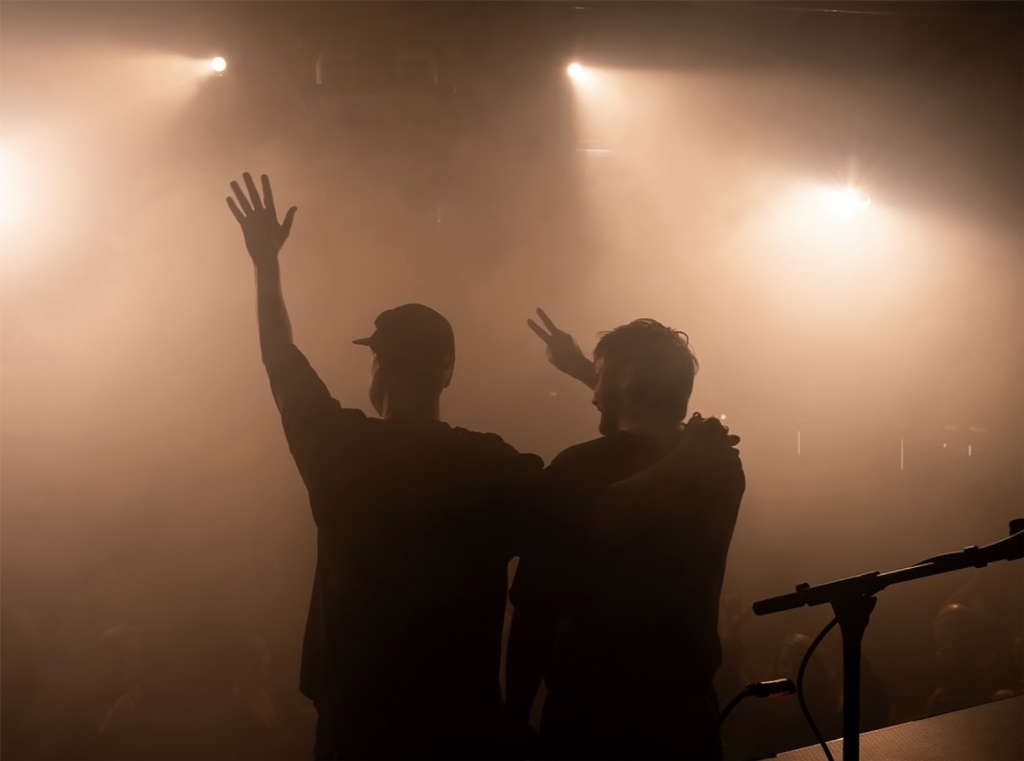 Οι Weval στο Universe