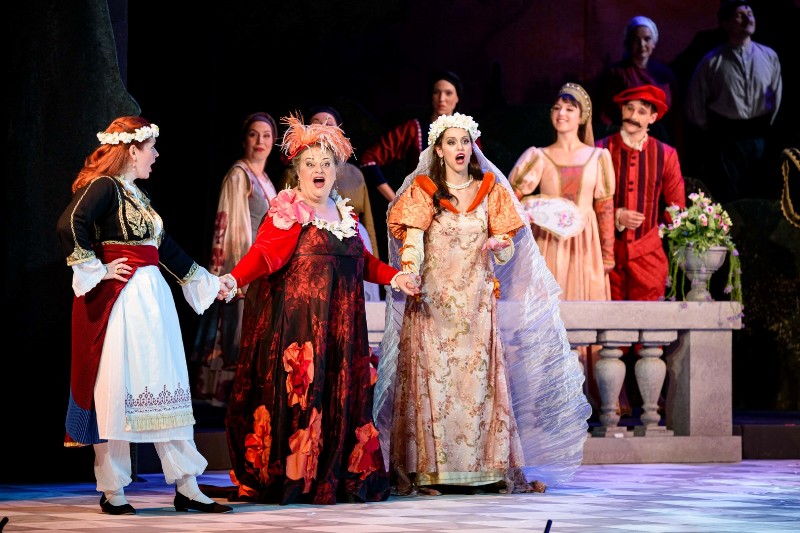 «Η Κρητικοπούλα» επιστρέφει για μία τελευταία παράσταση στο Ολύμπια