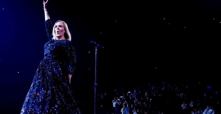 Μείναμε άφωνοι με την τεράστια αλλαγή στην εμφάνιση της Adele