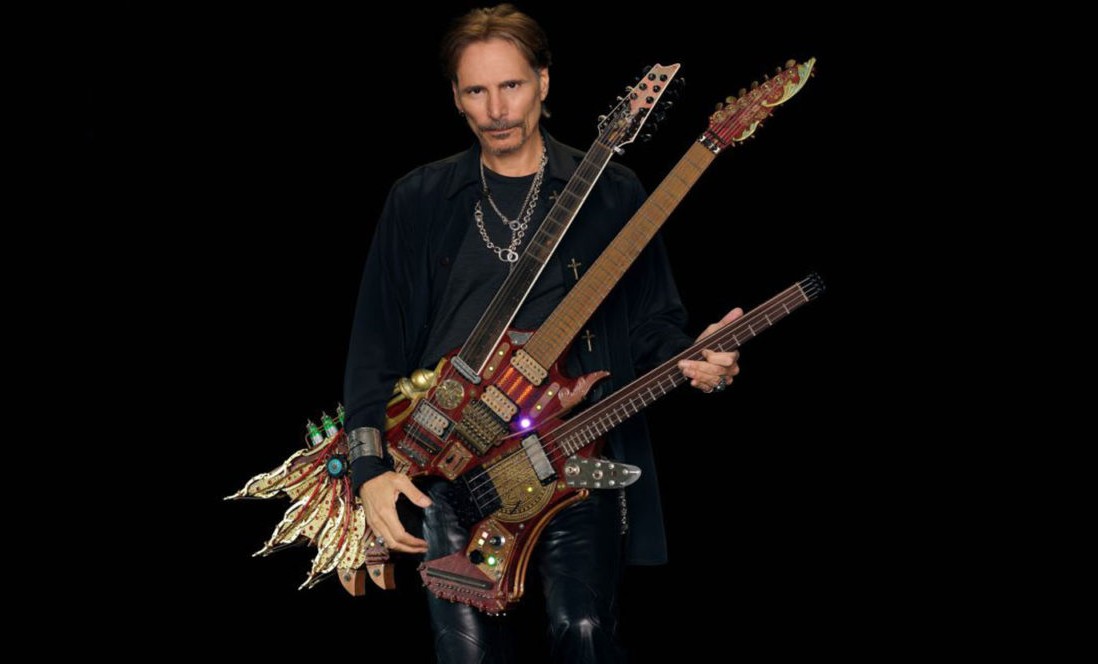 O Steve Vai έρχεται μετά από σχεδόν δέκα χρόνια στην Αθήνα