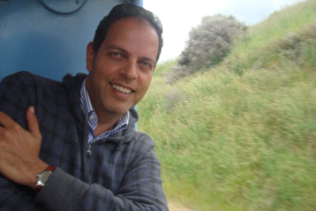 Mr. Graviton: «Αφεθείτε στην αγκαλιά των τραγουδιών και νιώστε τον ερχομό της Άνοιξης»