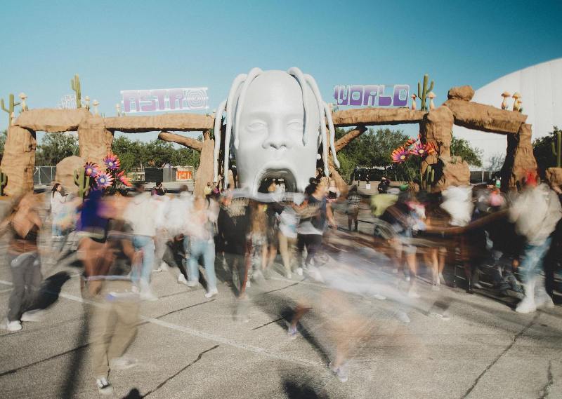Astroworld: Μήνυση κατά του Travis Scott και του Drake