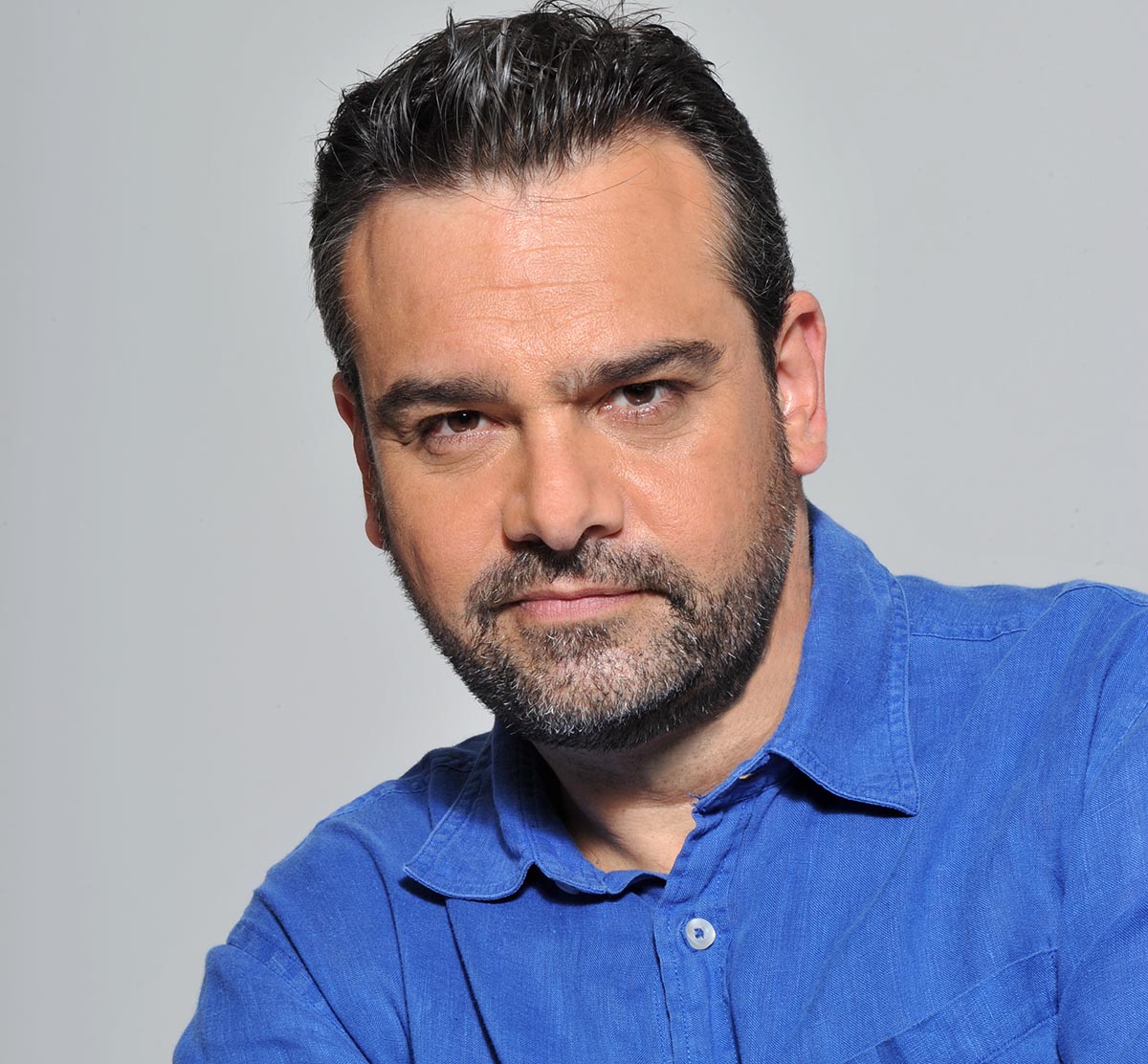 Ο Δώρος Δημοσθένους σε δρόμους λαϊκούς