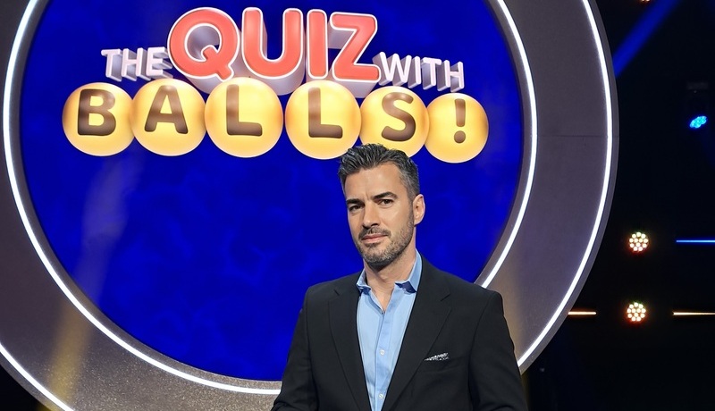 «The Quiz With Balls»: Νέο τηλεπαιχνίδι στον ΣΚΑΪ με τον Γιάννη Τσιμιτσέλη