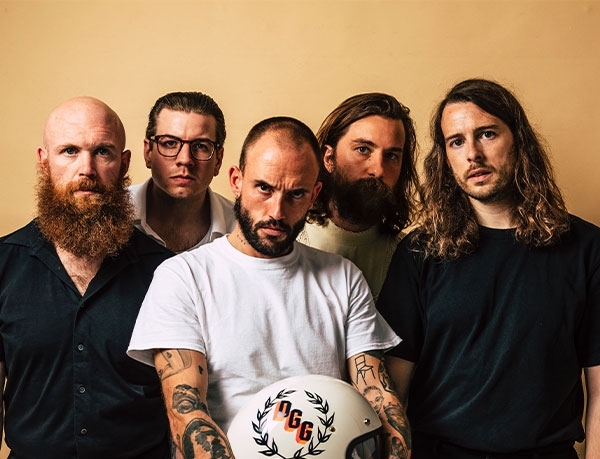 Και δεύτερη μέρα για τους Idles στο Θέατρο Βράχων