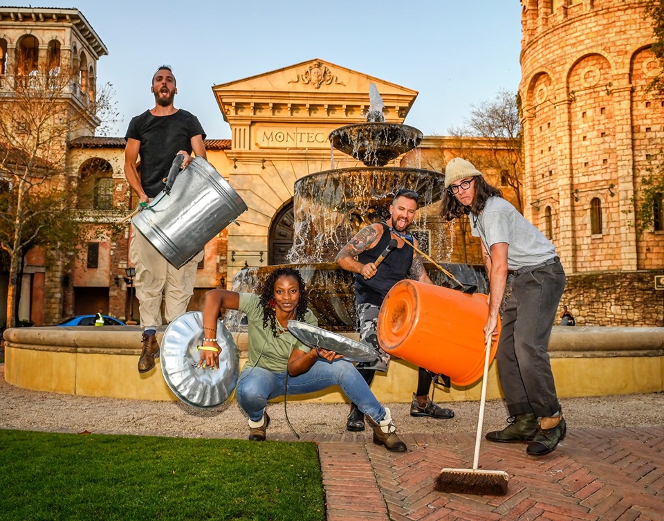 Πάλι θα αρχίσουν να βαράνε ρυθμικά οι Stomp