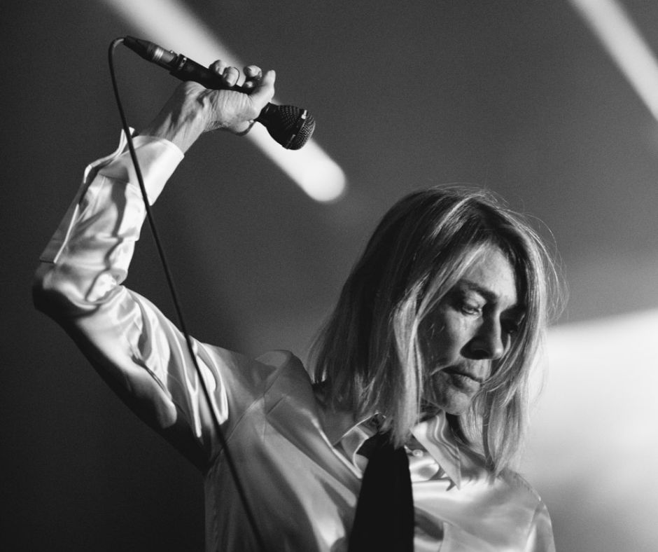  Kim Gordon: 6+1 facts που (ίσως) δεν γνωρίζαμε για τη θεά του noise rock 