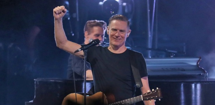 Κανονικά η συναυλία του Bryan Adams στο κλειστό Γήπεδο Μπάσκετ ΟΑΚΑ