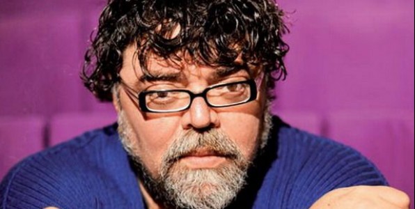 Ο καυστικός Σταμάτης Κραουνάκης στον «105.5 Στο Κόκκινο» 