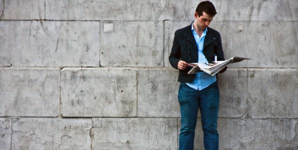 Ελάχιστοι με εφημερίδες στις παραλίες