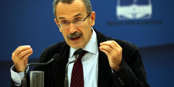 Αυτή κ. Καψή δεν είναι πρόσληψη από το παράθυρο; Δεν είναι ρουσφέτι;