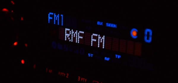 Πρώτο μουσικό ραδιόφωνο ο DeeJay 95.2 τον Μάρτιο, ανεβαίνει (κι άλλο) ο Best 92.6, «ξεφουσκώνει» ο Hit 88.9