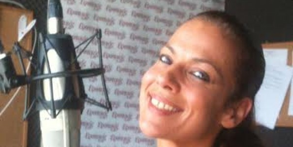 Από τα μικρόφωνα, στη λογοτεχνία