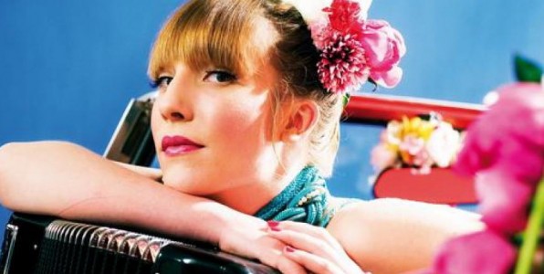 Άλλος... κόσμος το «Kosmos FM» 